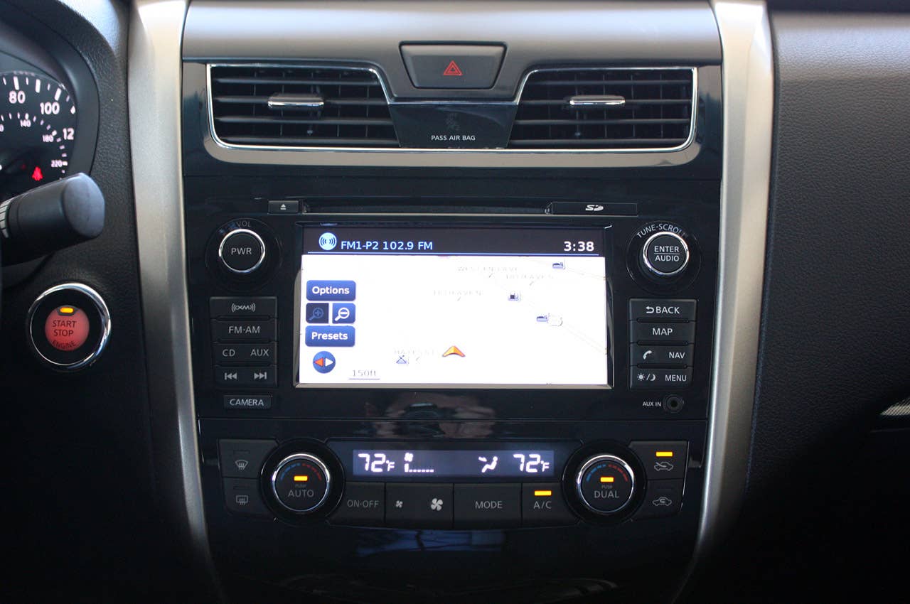 2013 Nissan Altima instrument panel