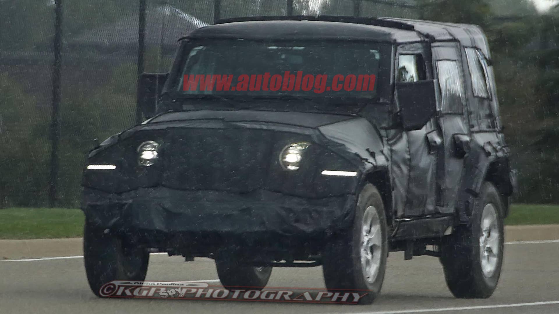 2018 Jeep Wrangler JL Dealer Leak Spy Shots Front End Exterior