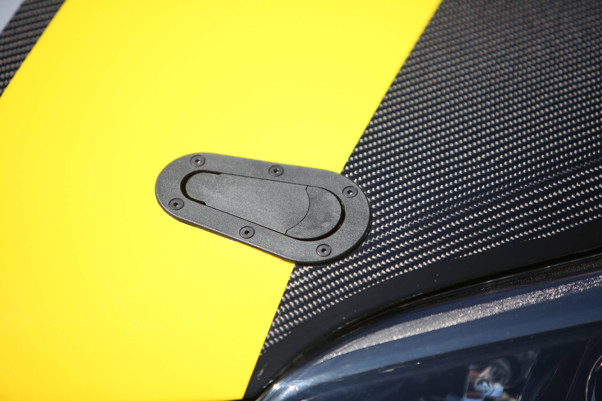 Toyota Sienna R-Tuned Concept hood