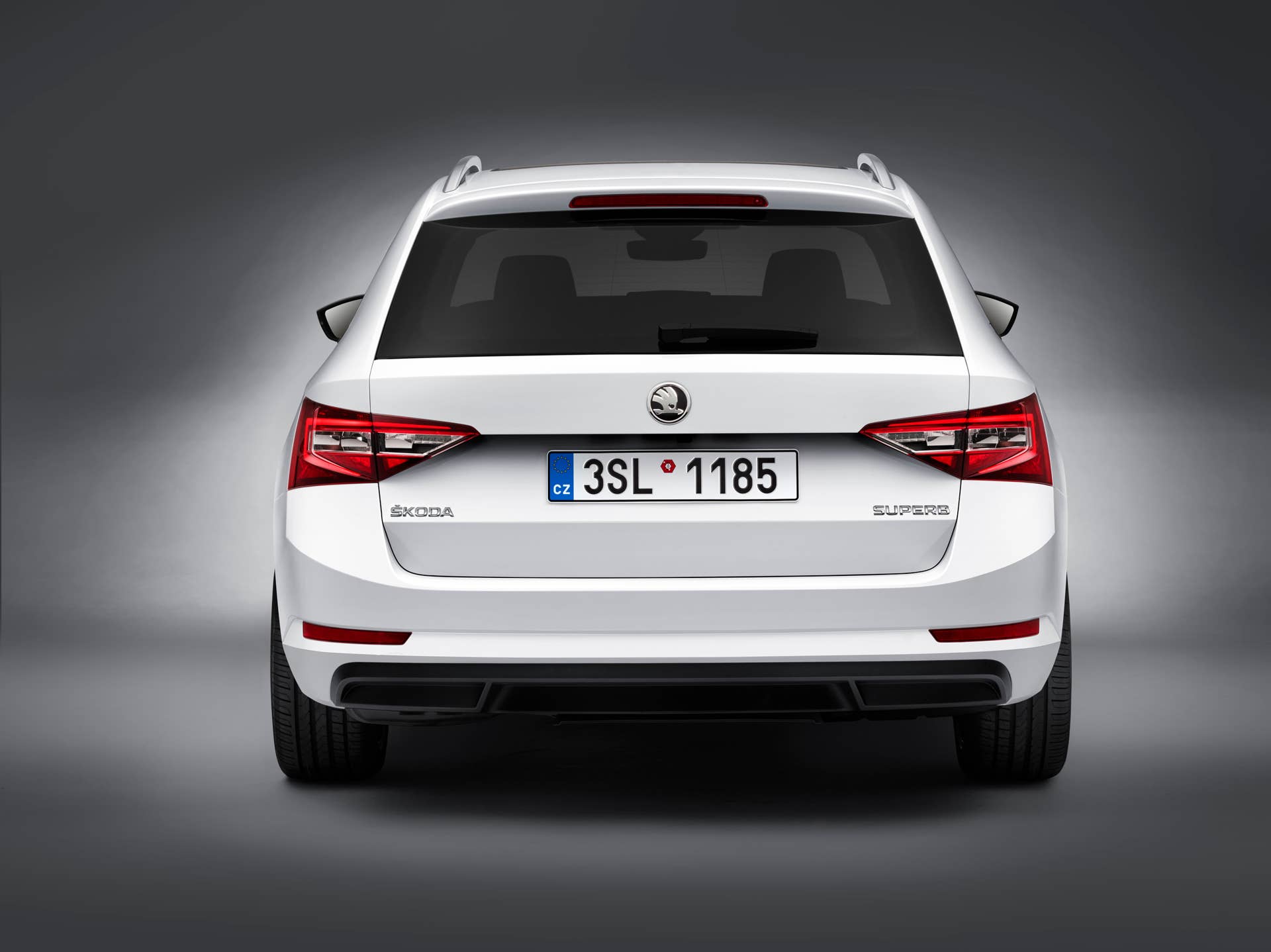 2016 Skoda Superb Combi rear
