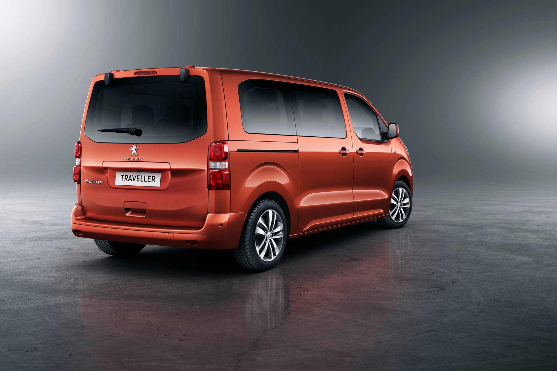 Peugeot Traveller rear 3/4