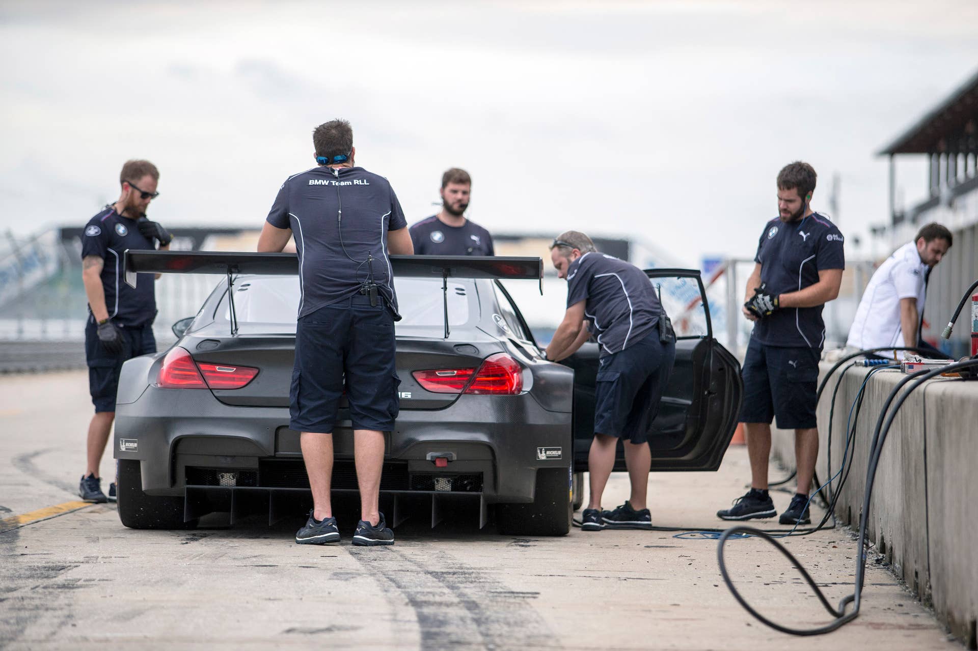 2016 BMW M6 GTLM pit rear