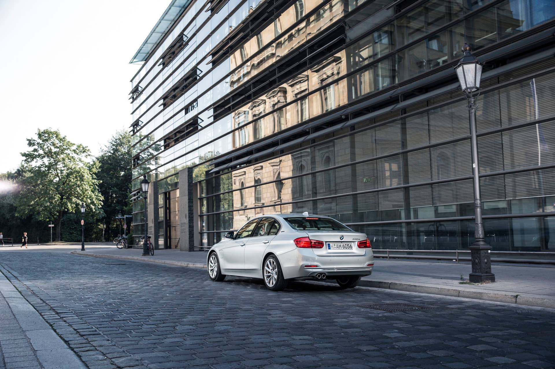 bmw 330e rear far