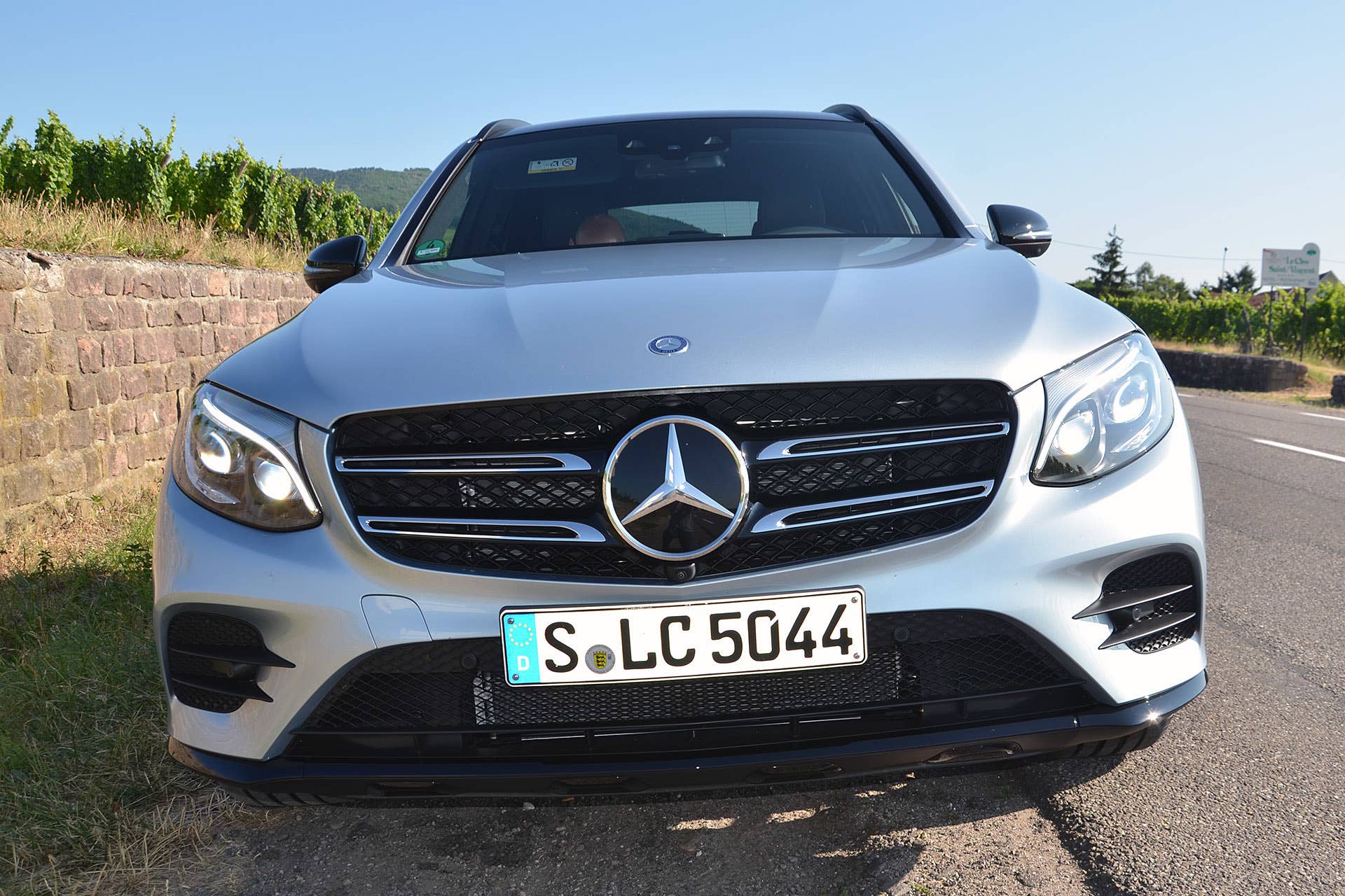 2016 Mercedes-Benz GLC250 front view