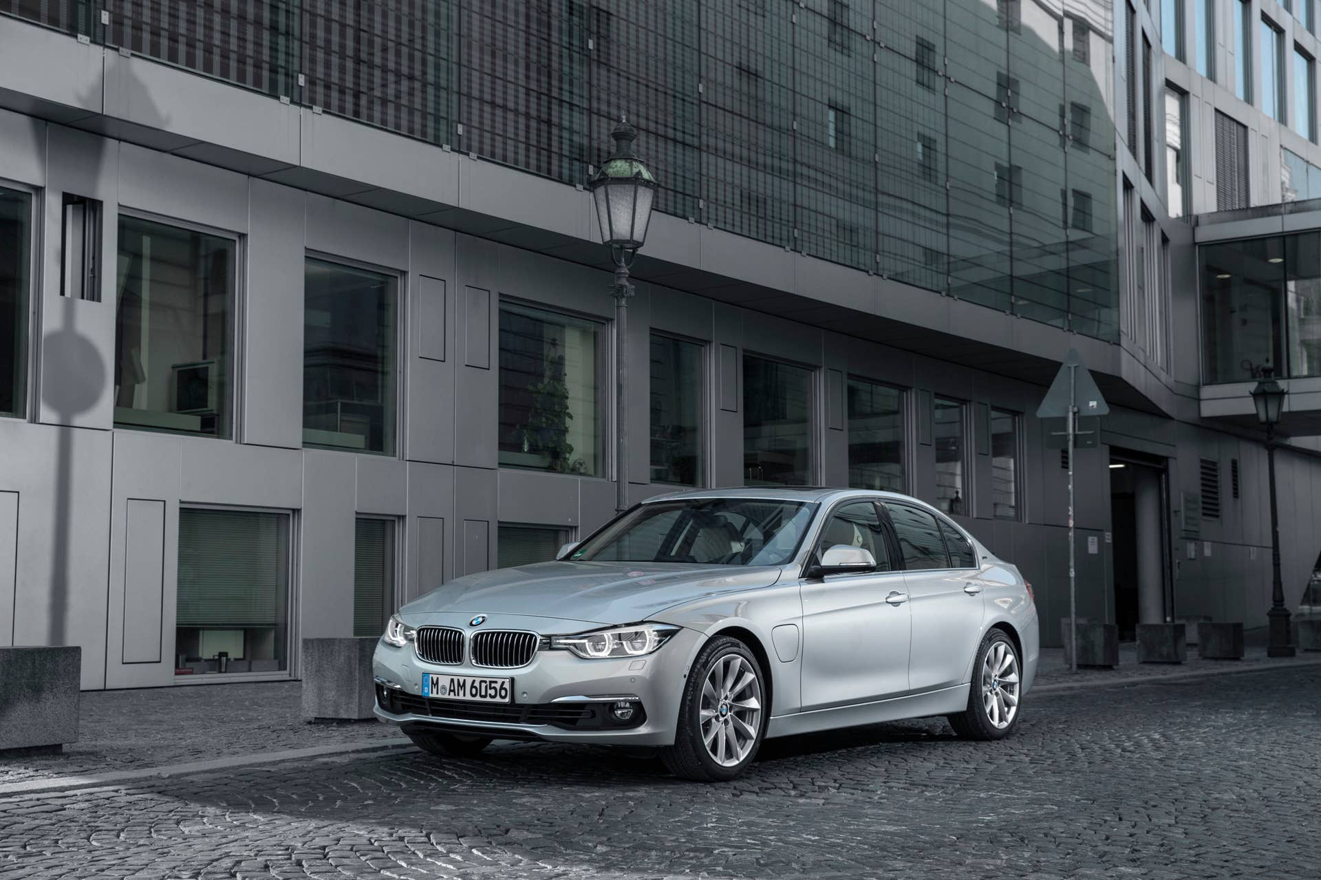 bmw 330e front in city