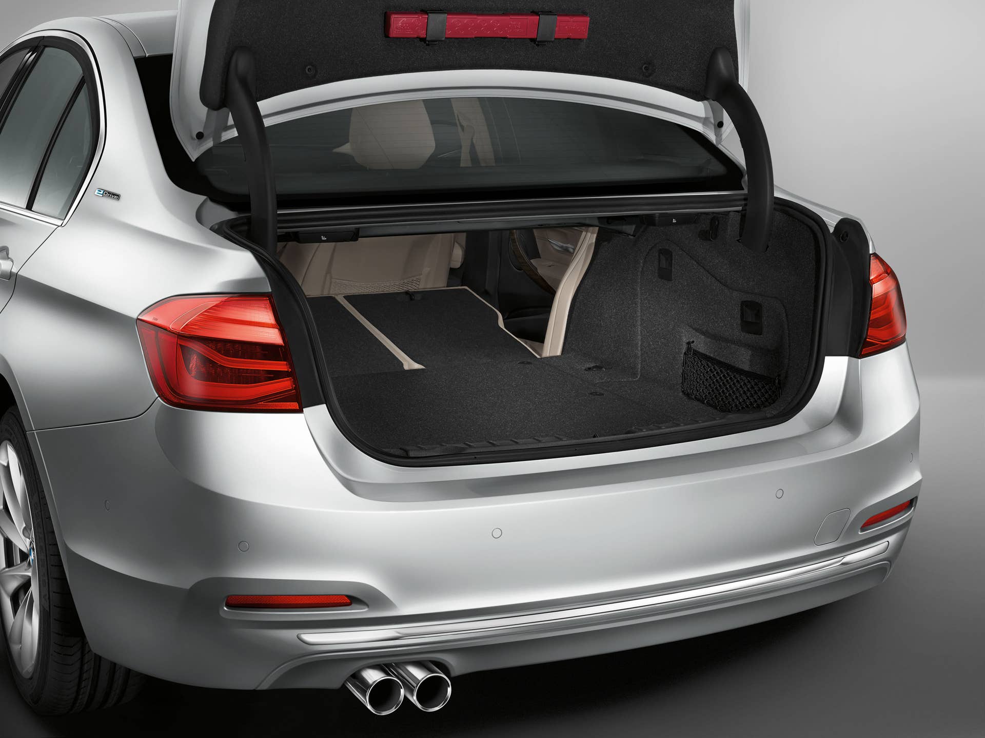bmw 330e trunk both seats down