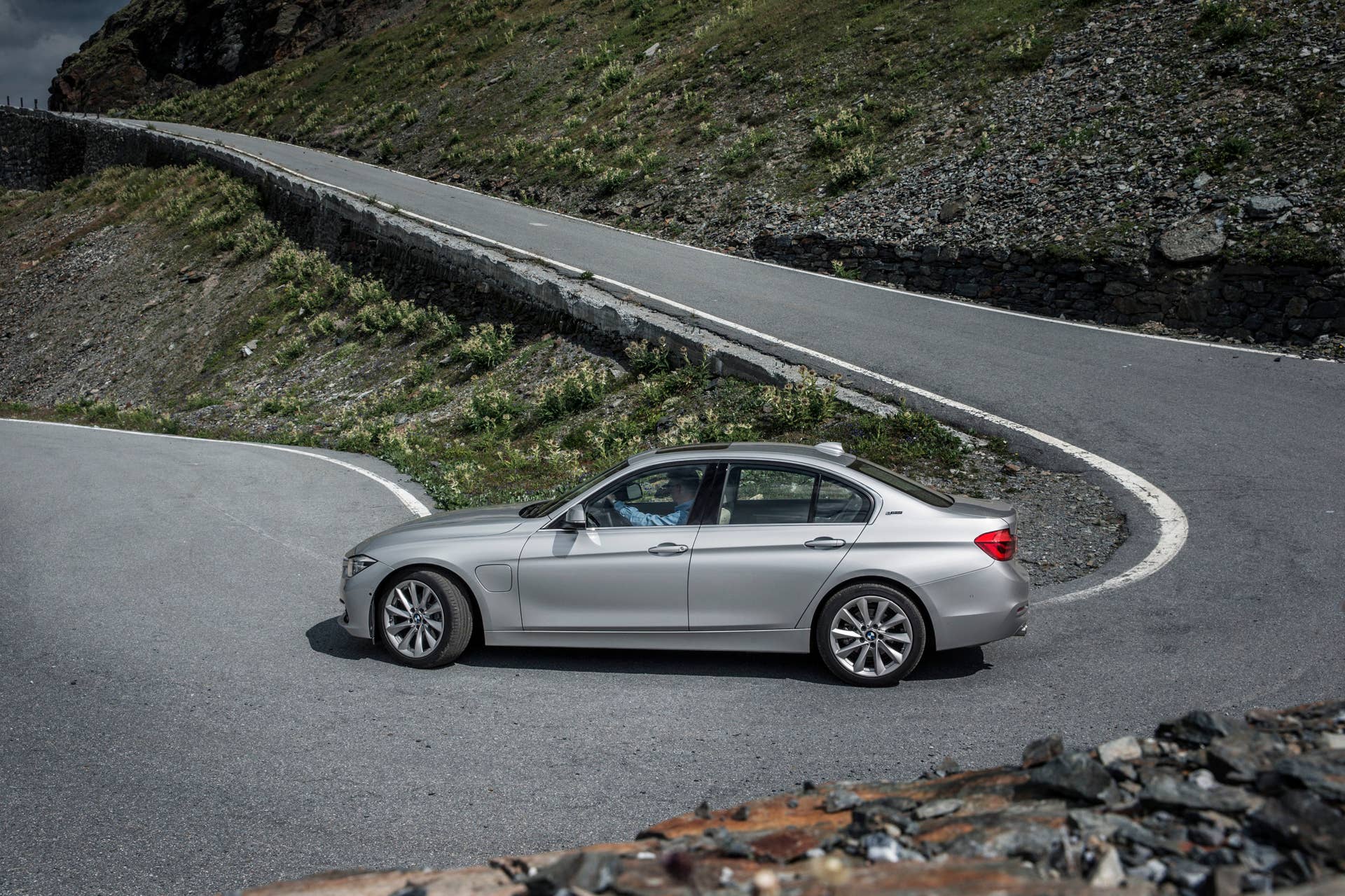 bmw 330e hairpin
