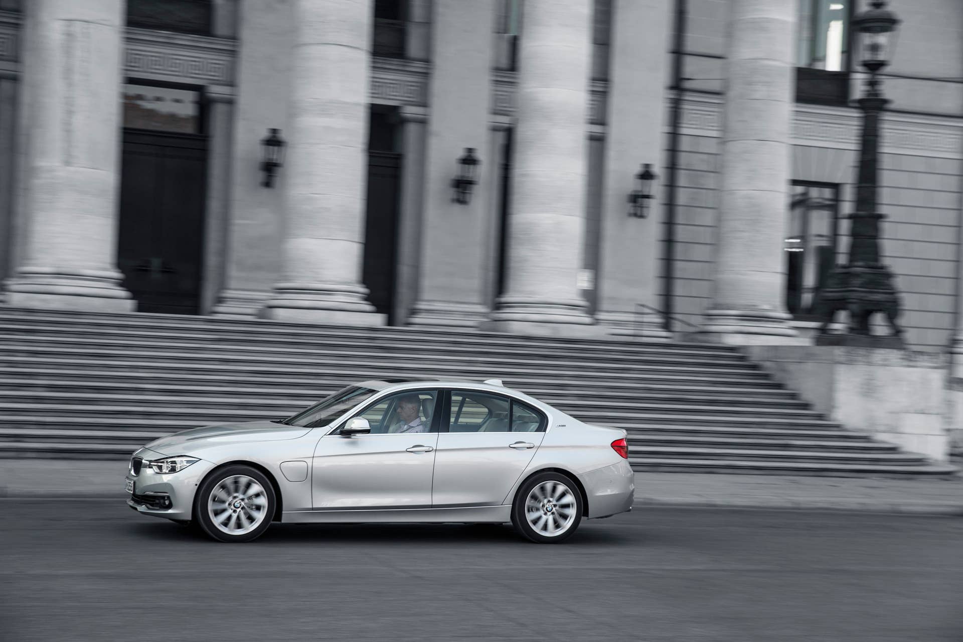 bmw 330e in city