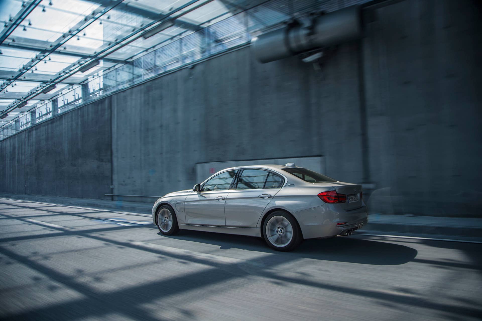 bmw 330e tunnel