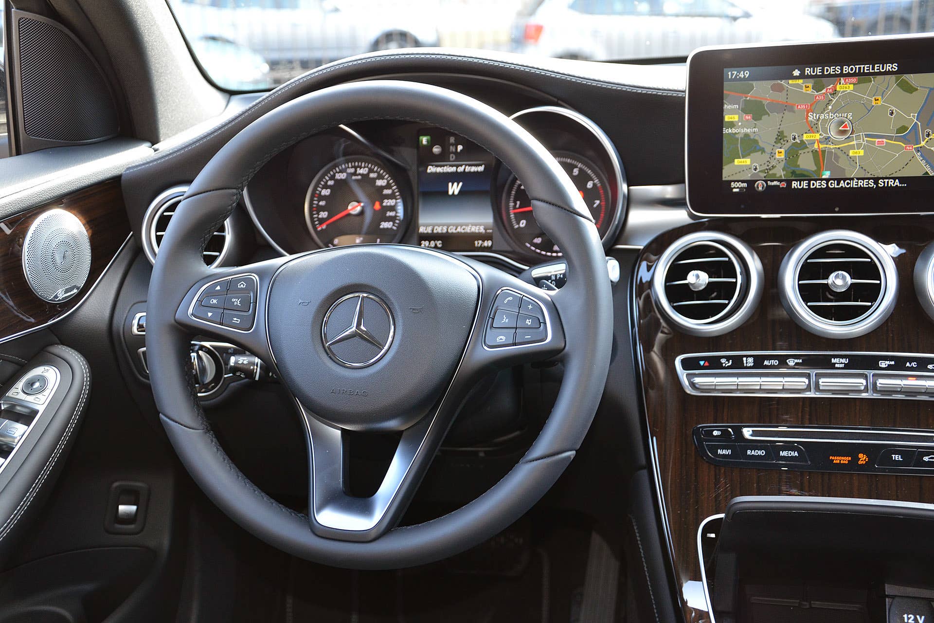 2016 Mercedes-Benz GLC250 interior