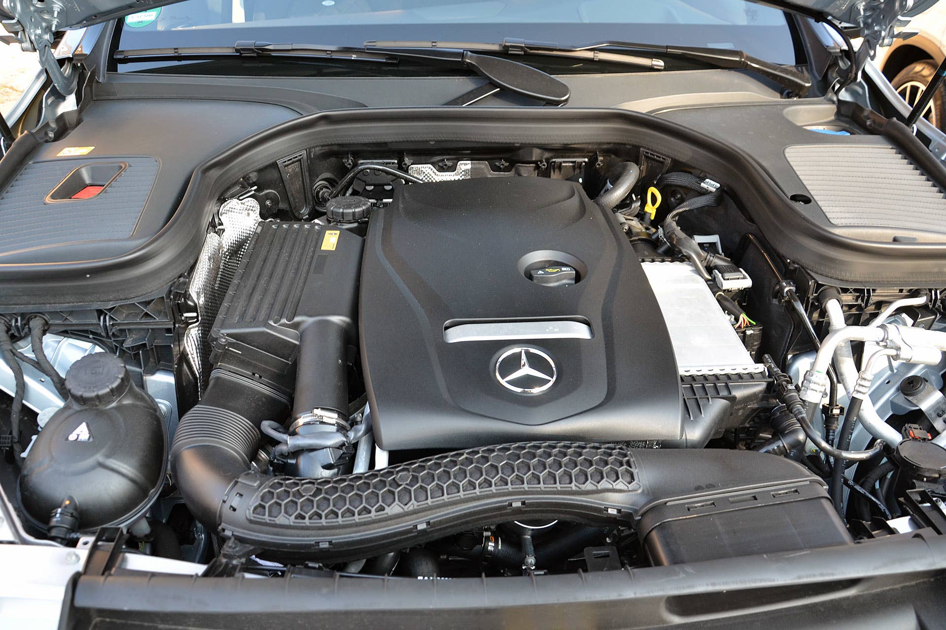 2016 Mercedes-Benz GLC250 engine