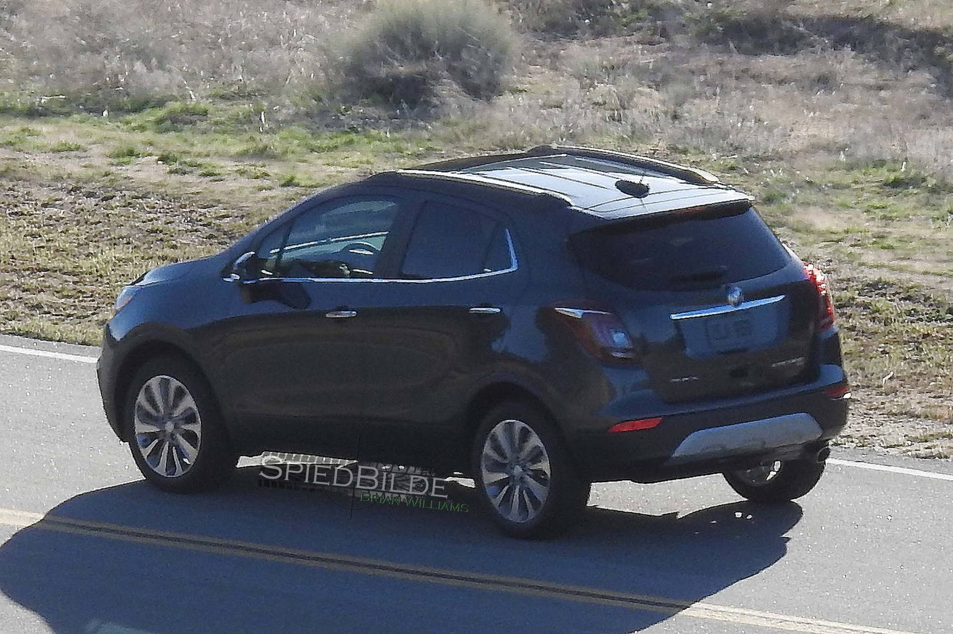 2017 buick encore side
