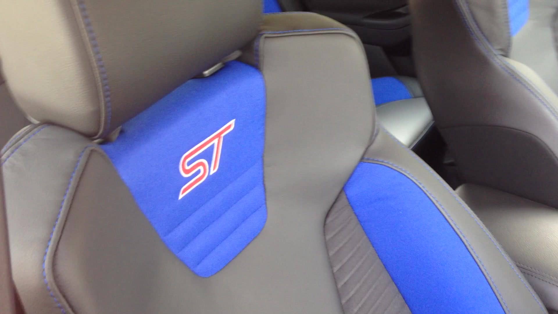 2015 Ford Focus ST Recaro Seats | Autoblog Short Cuts