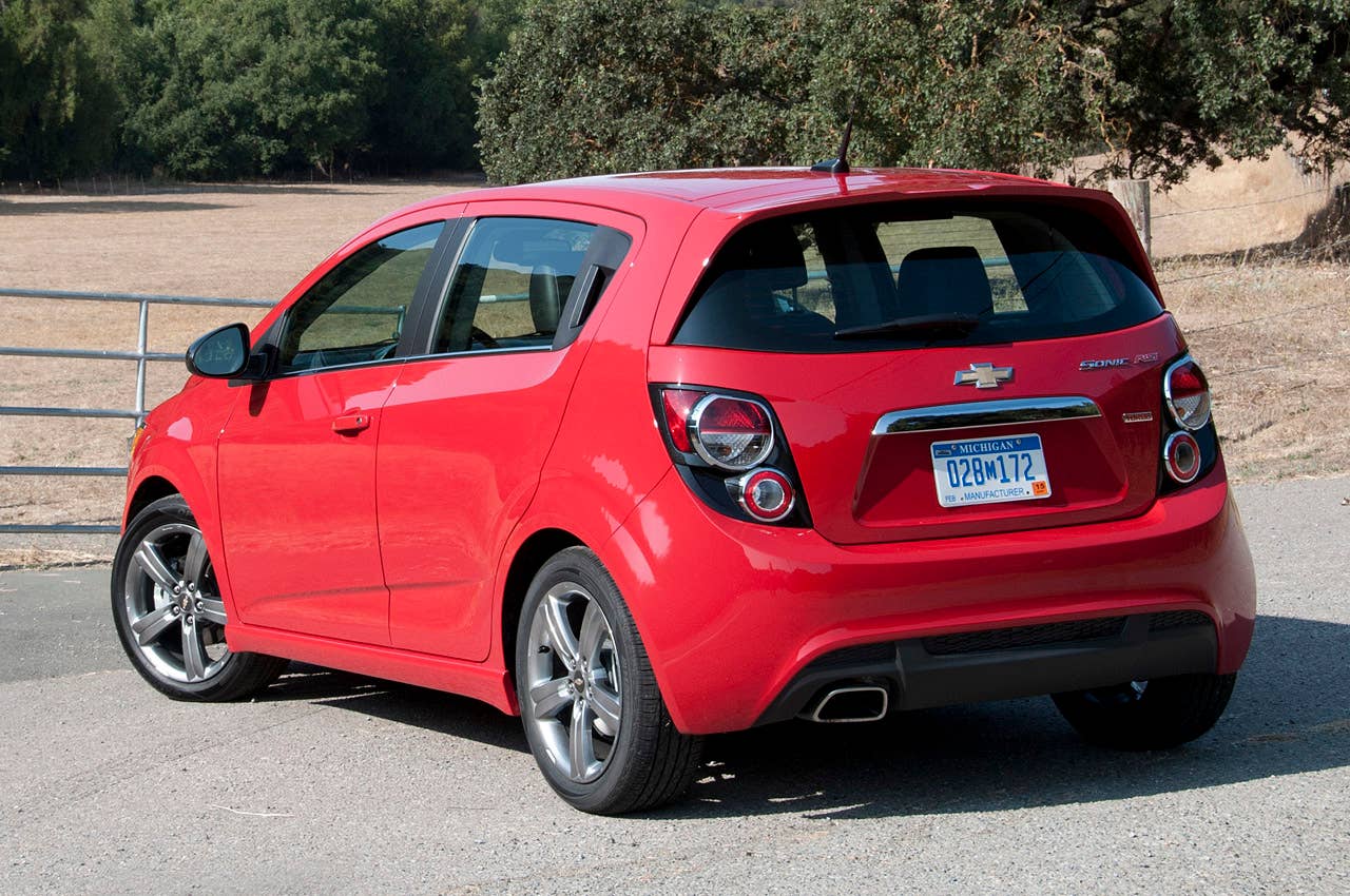 2013 Chevrolet Sonic RS rear 3/4 view