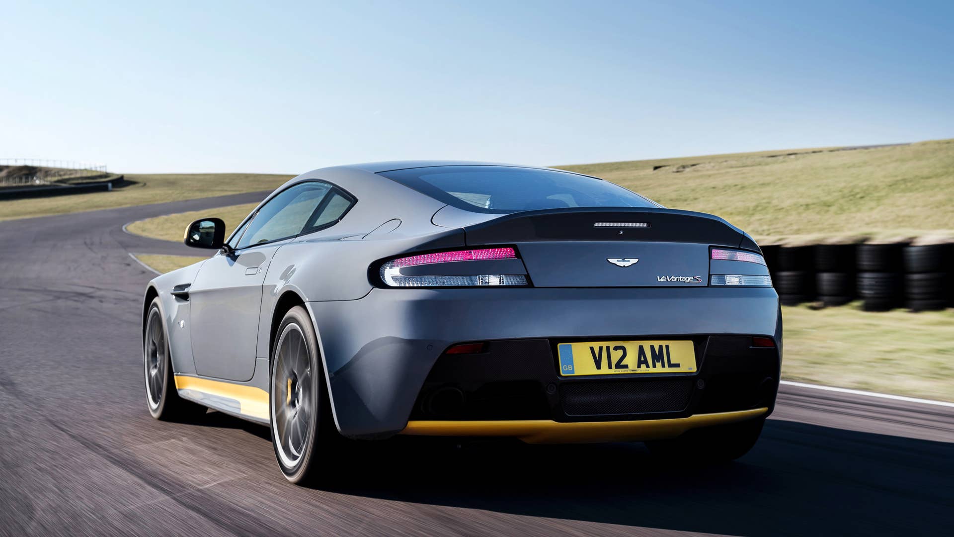 2017 Aston Martin V12 Vantage S rear left