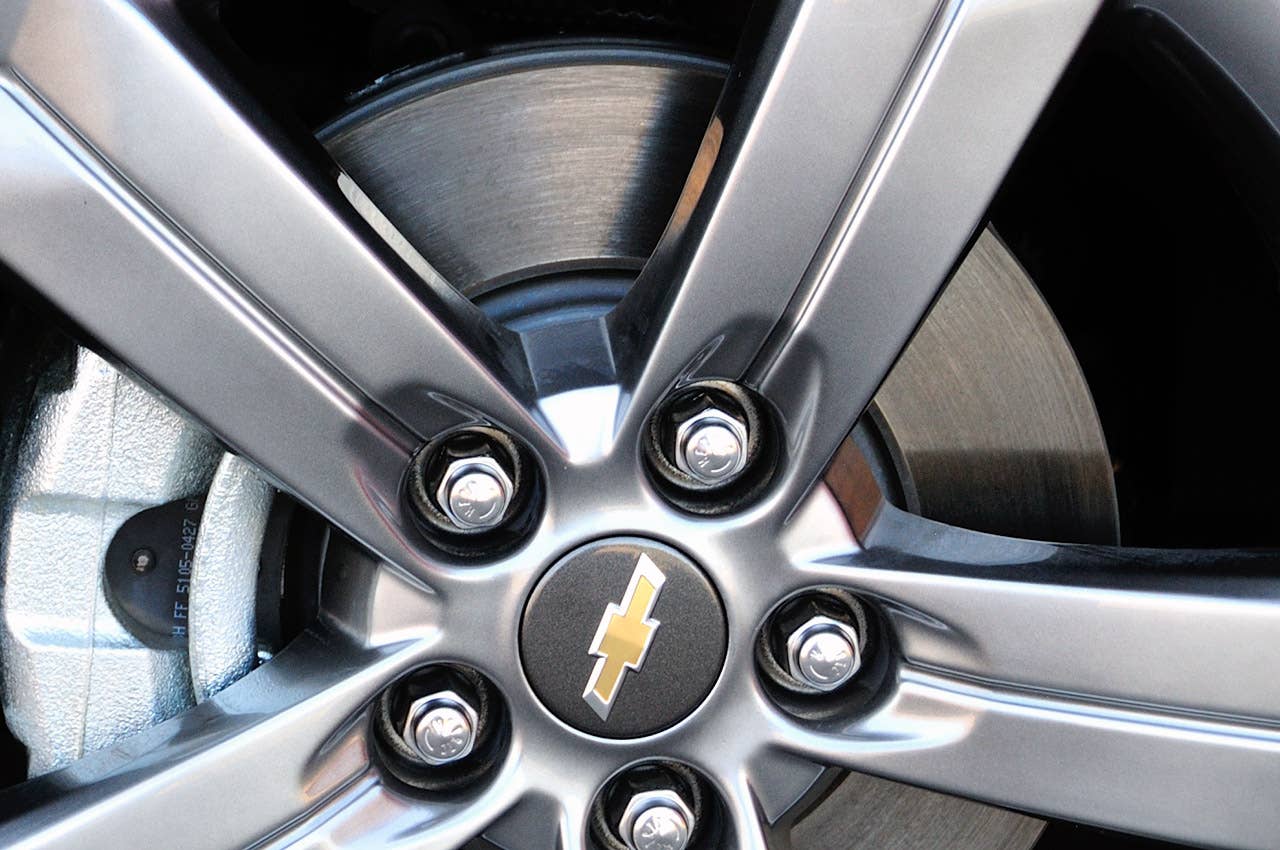 2013 Chevrolet Sonic RS wheel detail