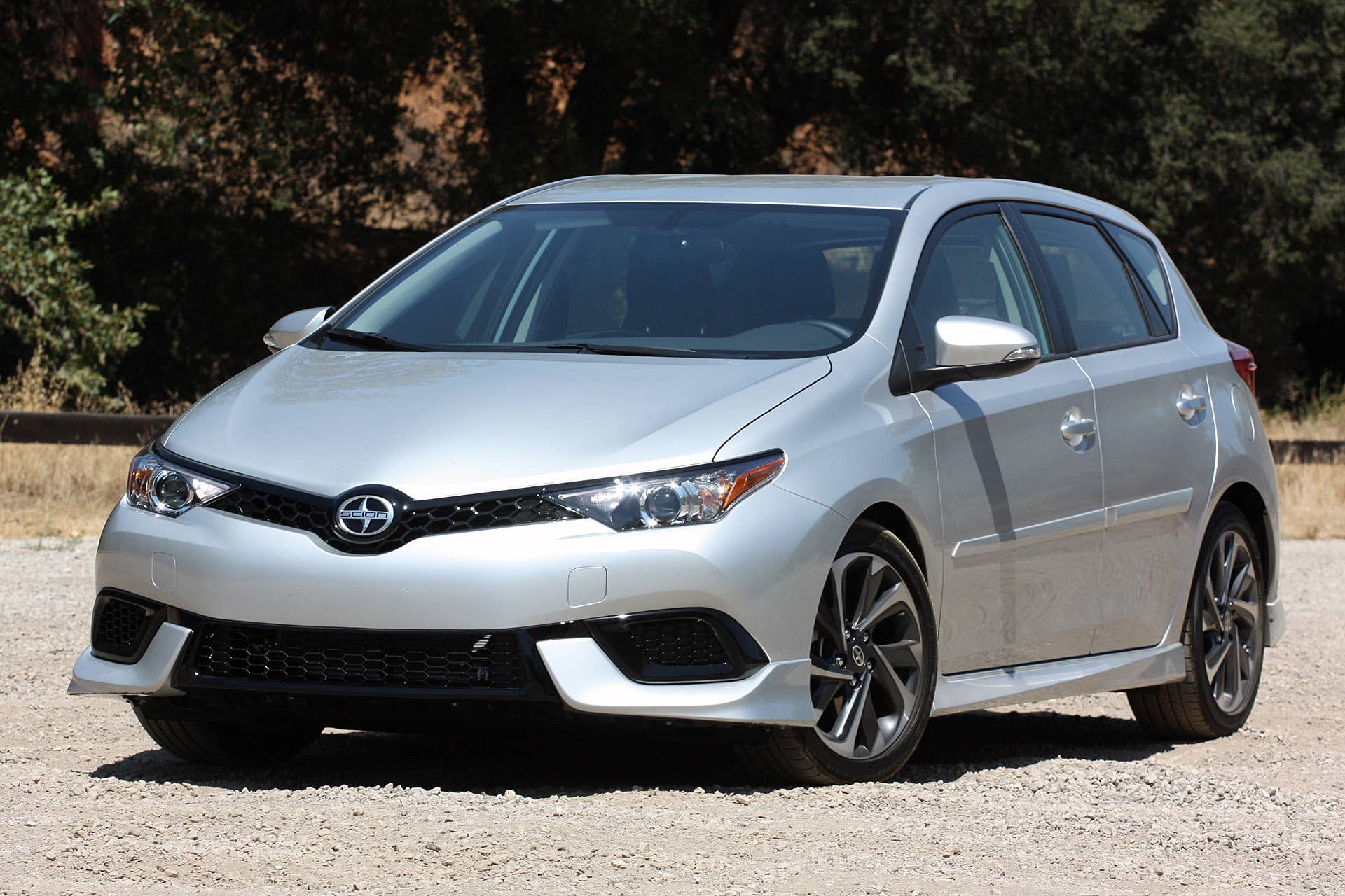 2016 Scion iM front 3/4 view