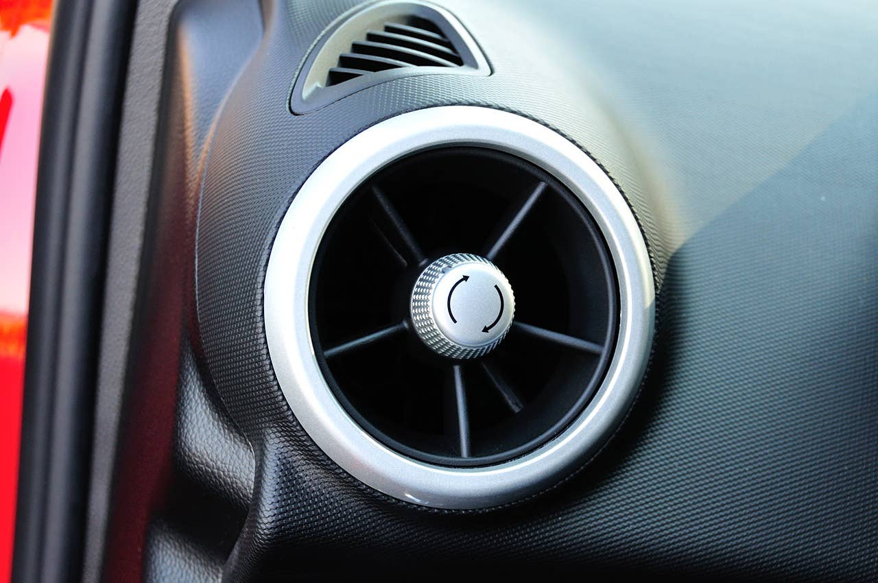 2013 Chevrolet Sonic RS dash vent