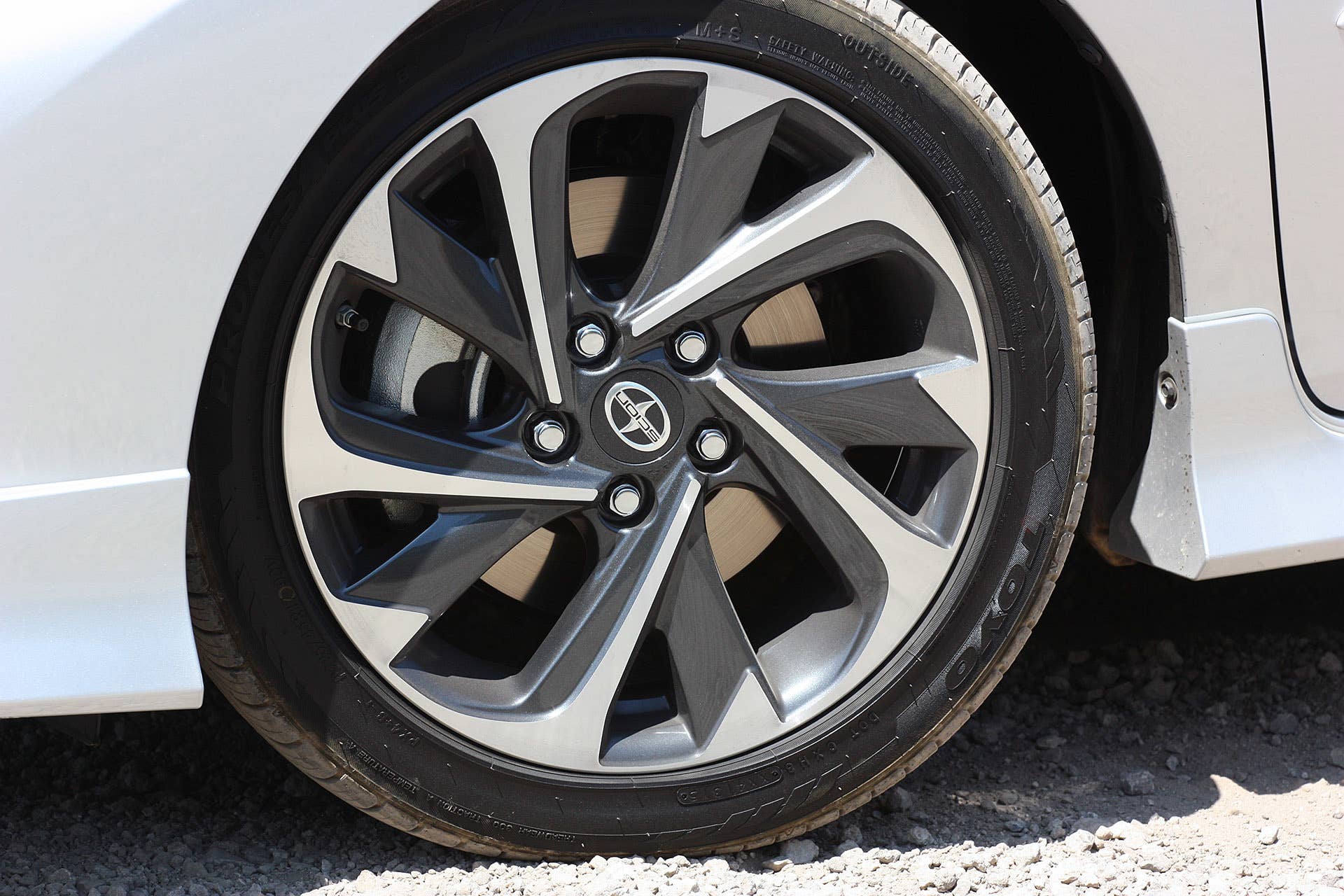 2016 Scion iM wheel