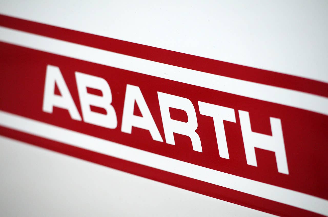 2012 Fiat 500 Abarth graphics