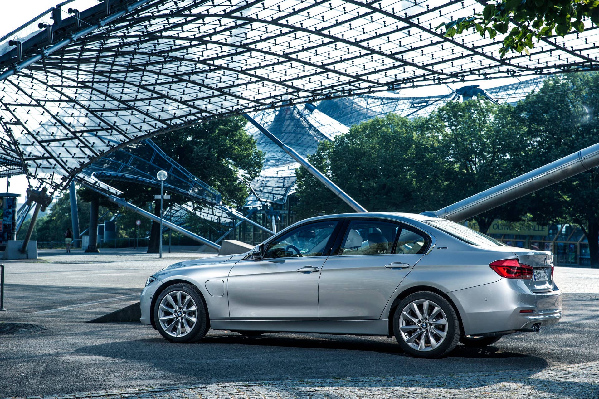 bmw 330e rear side