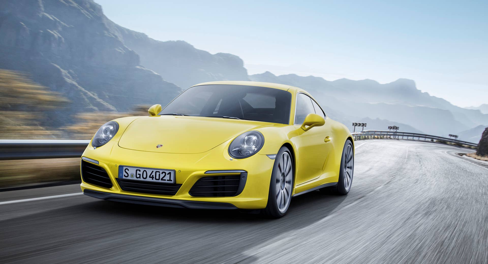 2017 Porsche 911 Carrera 4S front 3/4