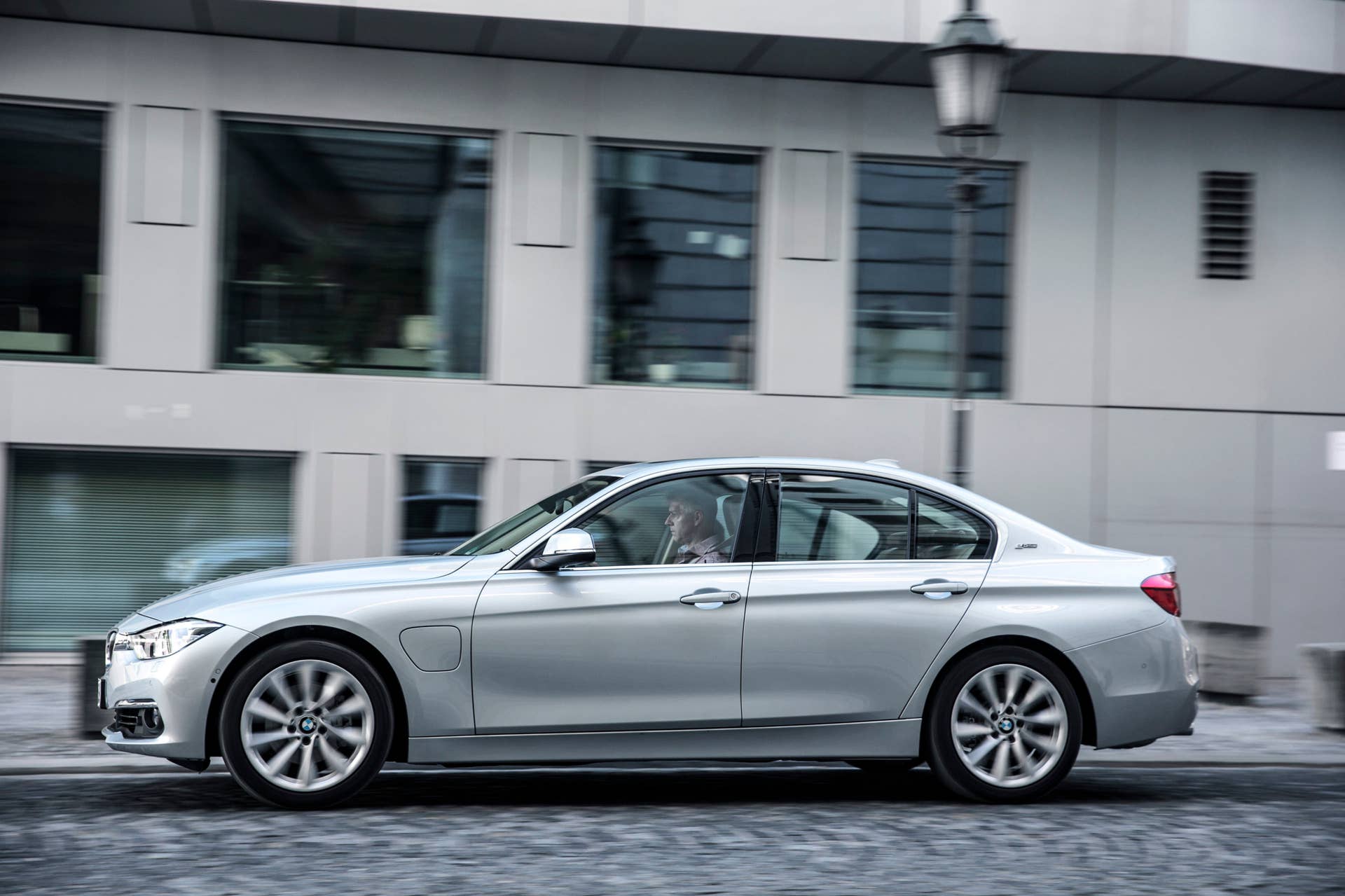 bmw 330e profile close