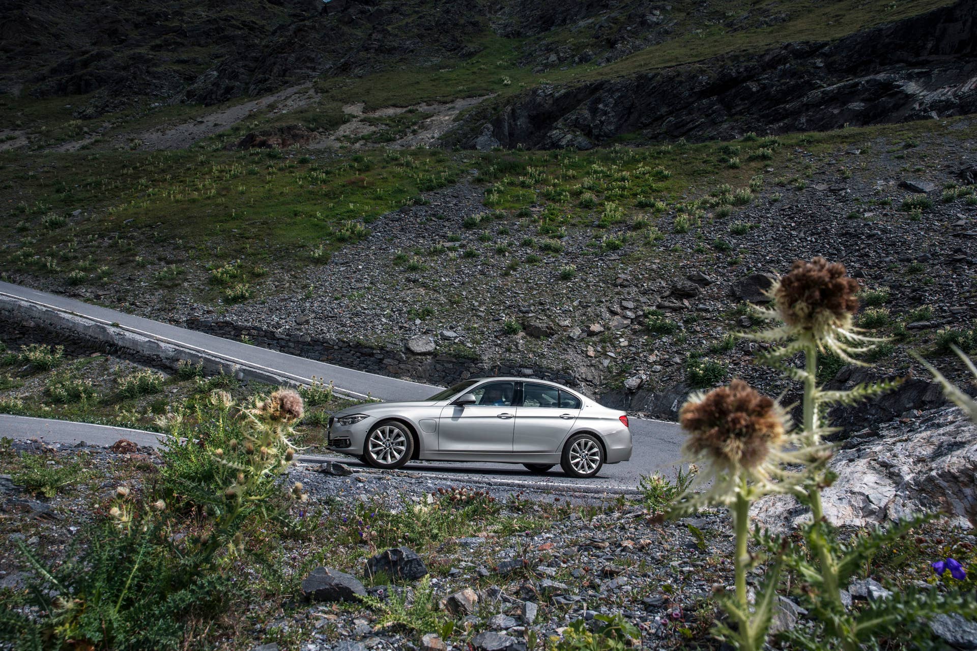 bmw 330e profile far