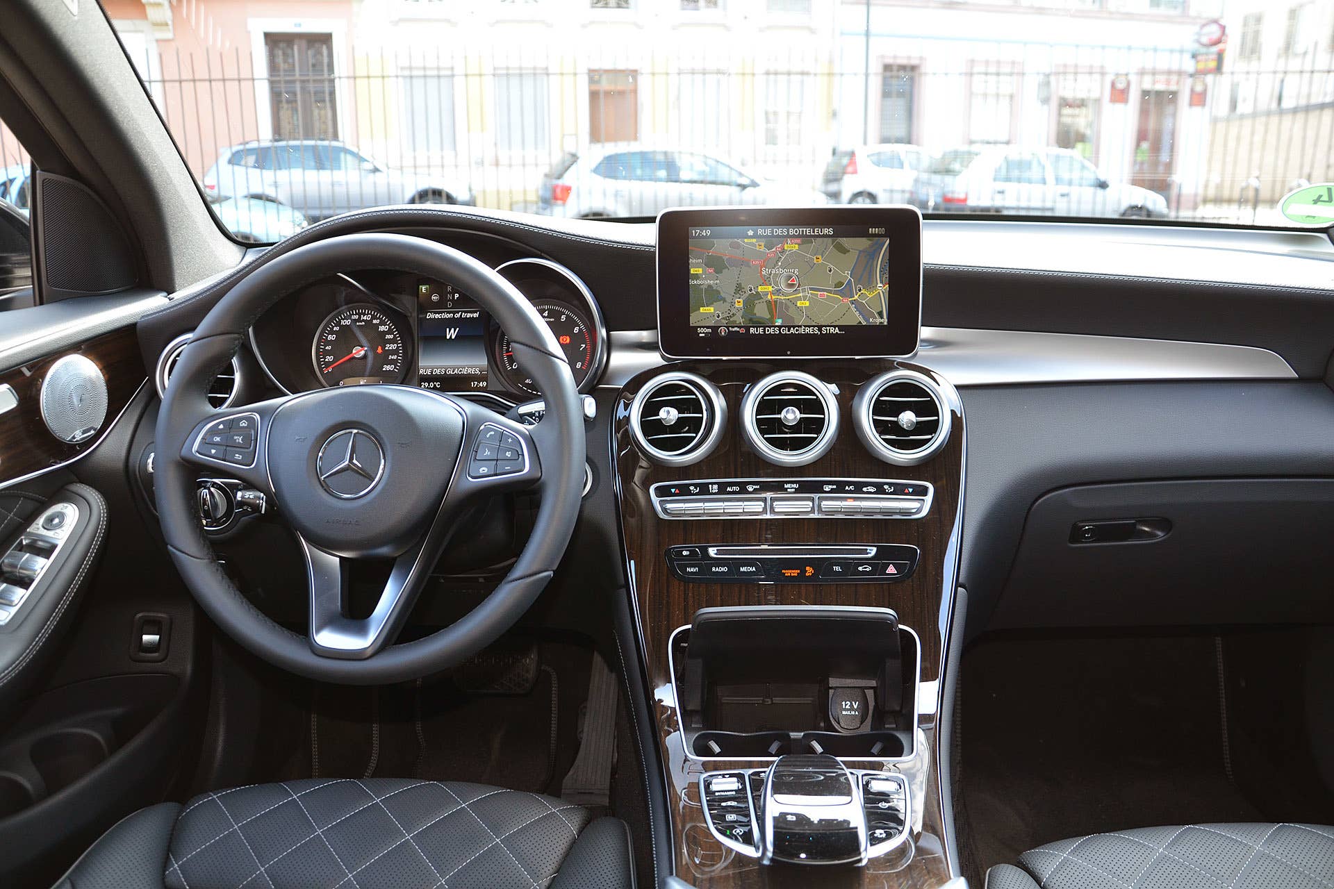 2016 Mercedes-Benz GLC250 interior