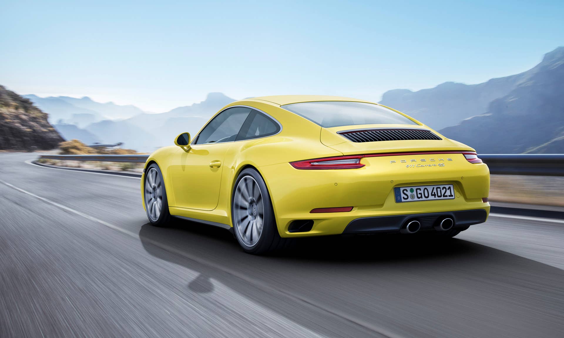 2017 Porsche 911 Carrera 4S rear 3/4