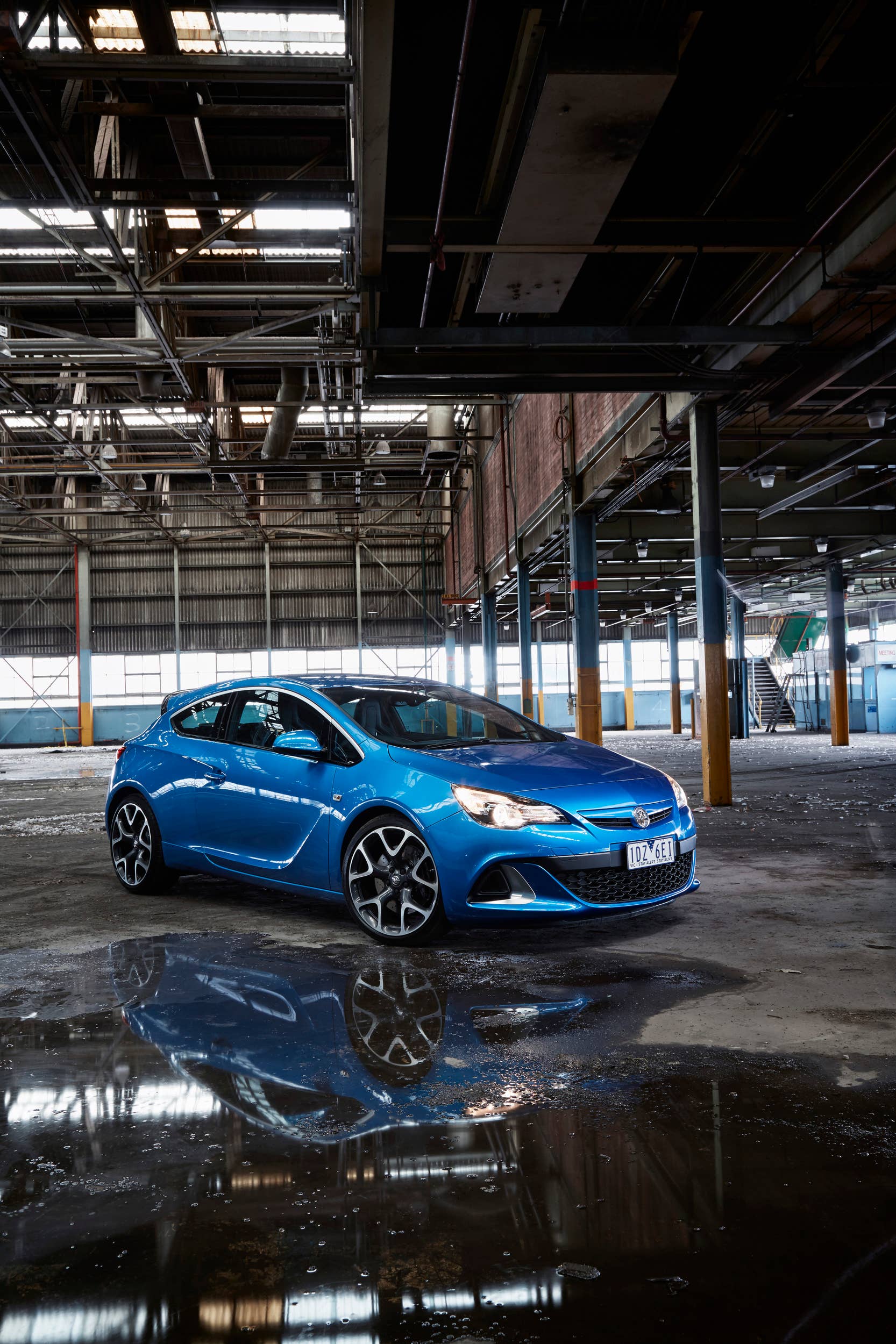 holden astra vxr warehouse blue reflection front 3/4