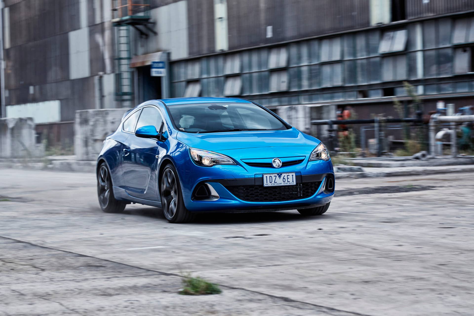 holden astra vxr in motion