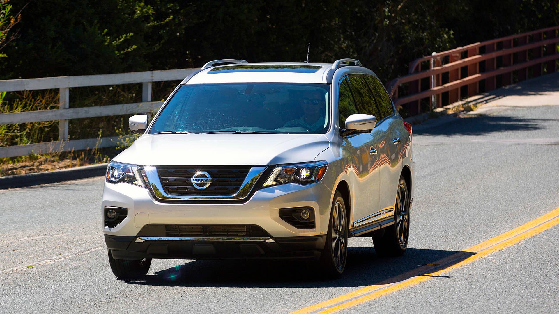 2017 Nissan Pathfinder driving