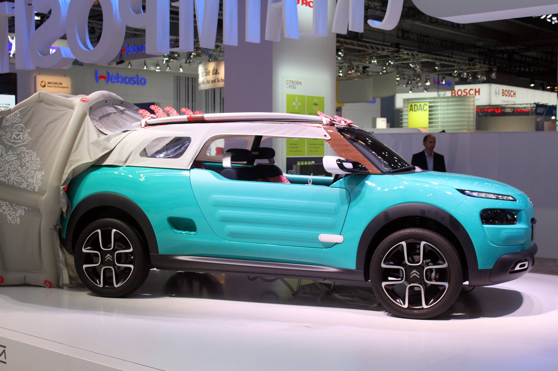 The Citroen Cactus M Concept at the 2015 Frankfurt Motor Show, wide three-quarter view.