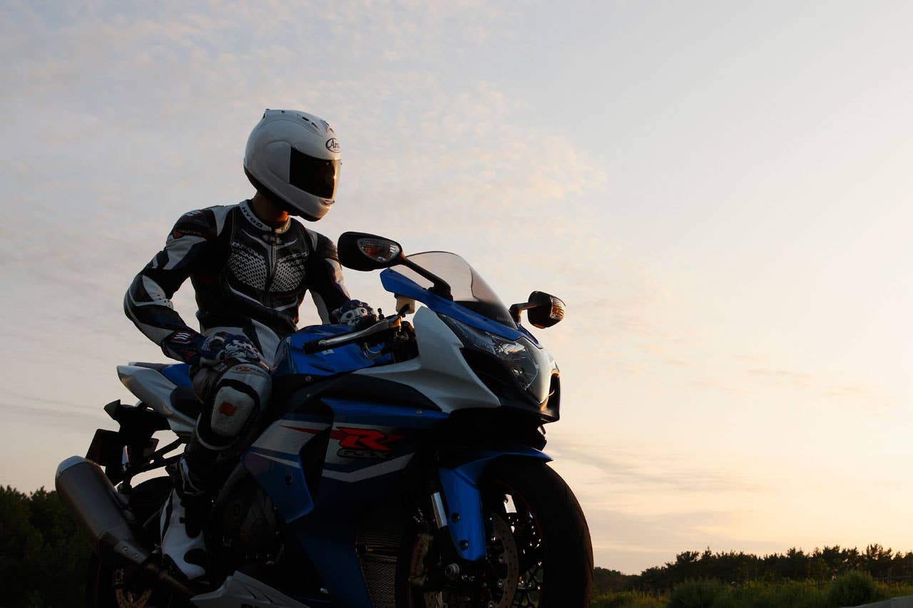 2012 Suzuki GSX-R1000 front 3/4