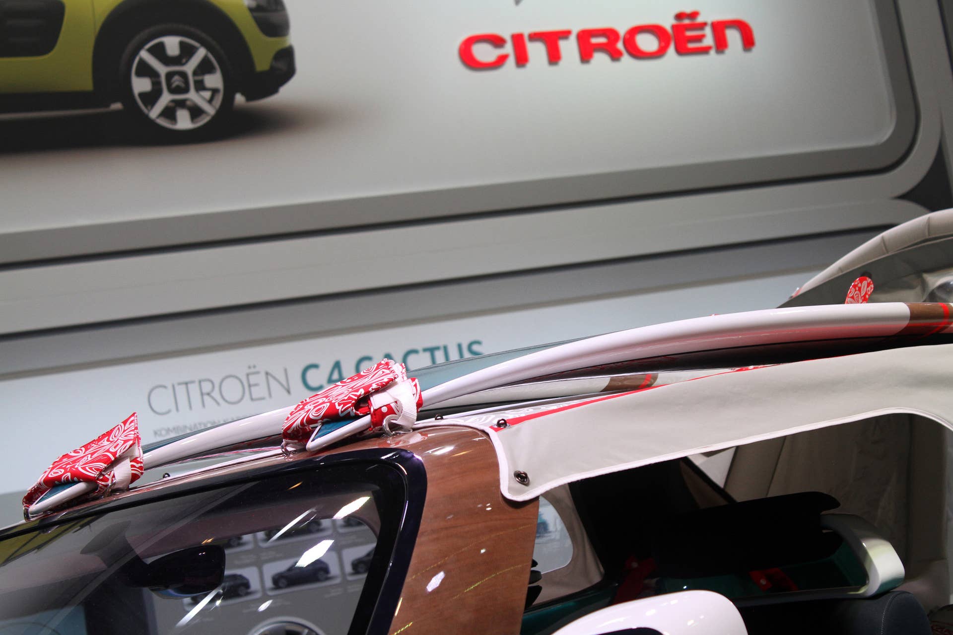 The Citroen Cactus M Concept at the 2015 Frankfurt Motor Show, detail of surfboards on the roof, tied down with bandannas.