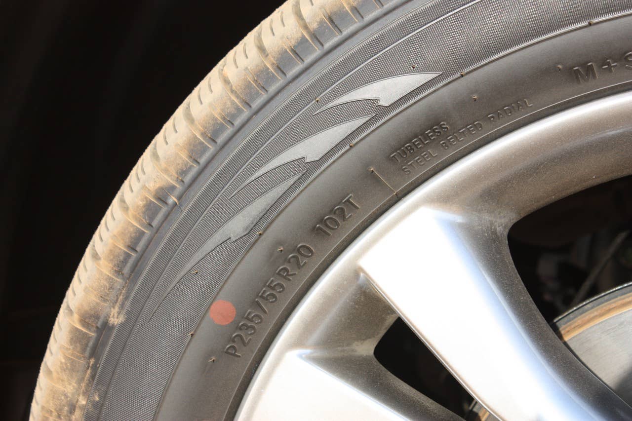 2011 Nissan Murano CrossCabriolet tire