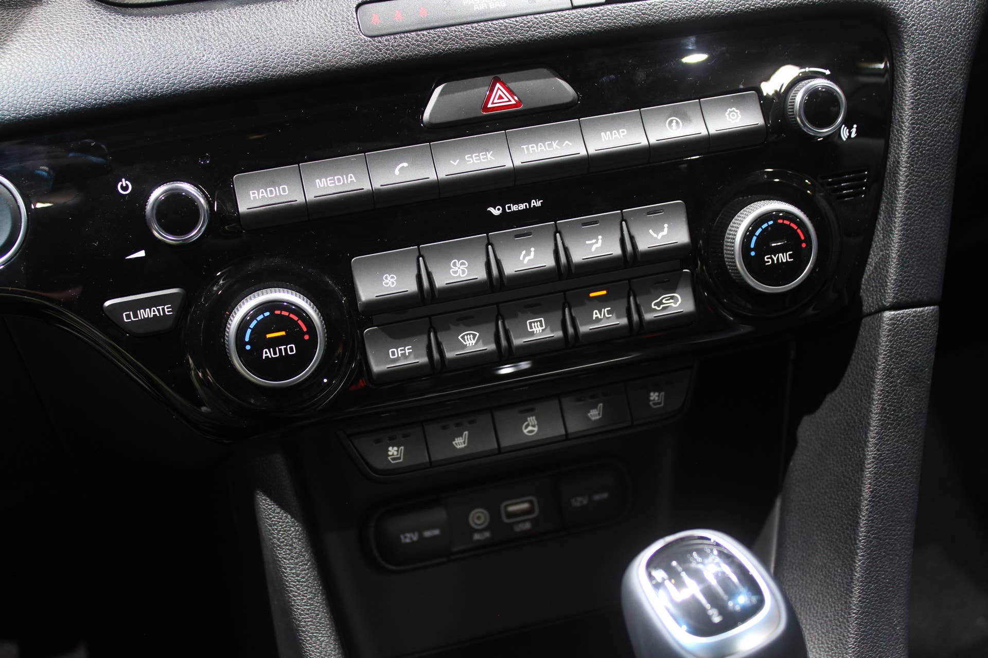 The 2016 Kia Sportage, revealed at the 2015 Frankfurt Motor Show, center console controls.