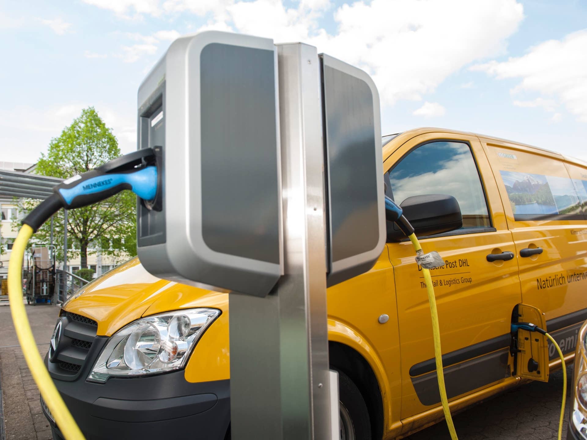 DHL Electric Mail Truck