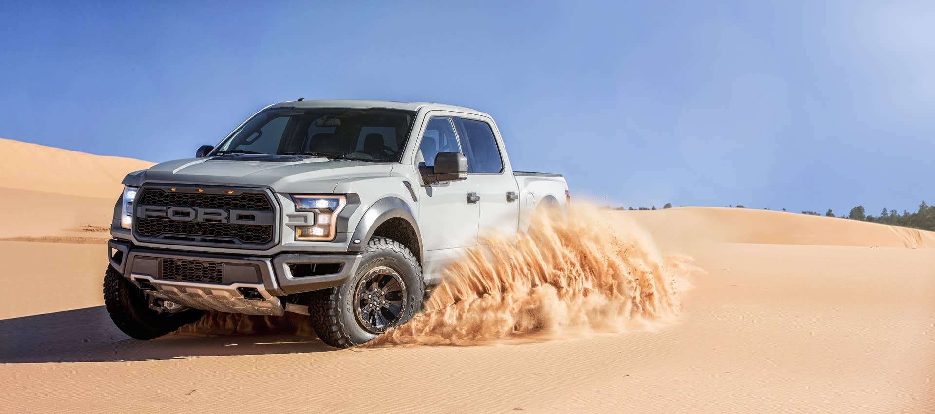 2017 Ford F-150 SVT Raptor SuperCrew off-road