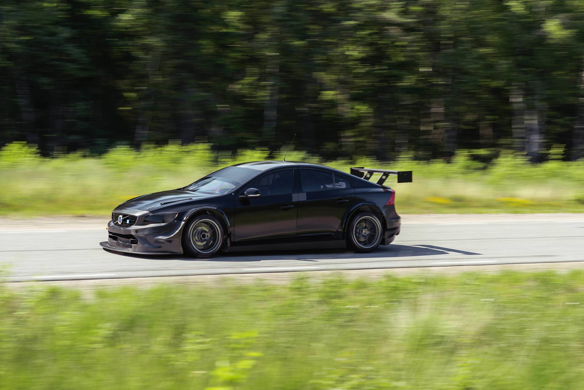 Volvo S60 Polestar TC1 front 3/4 moving