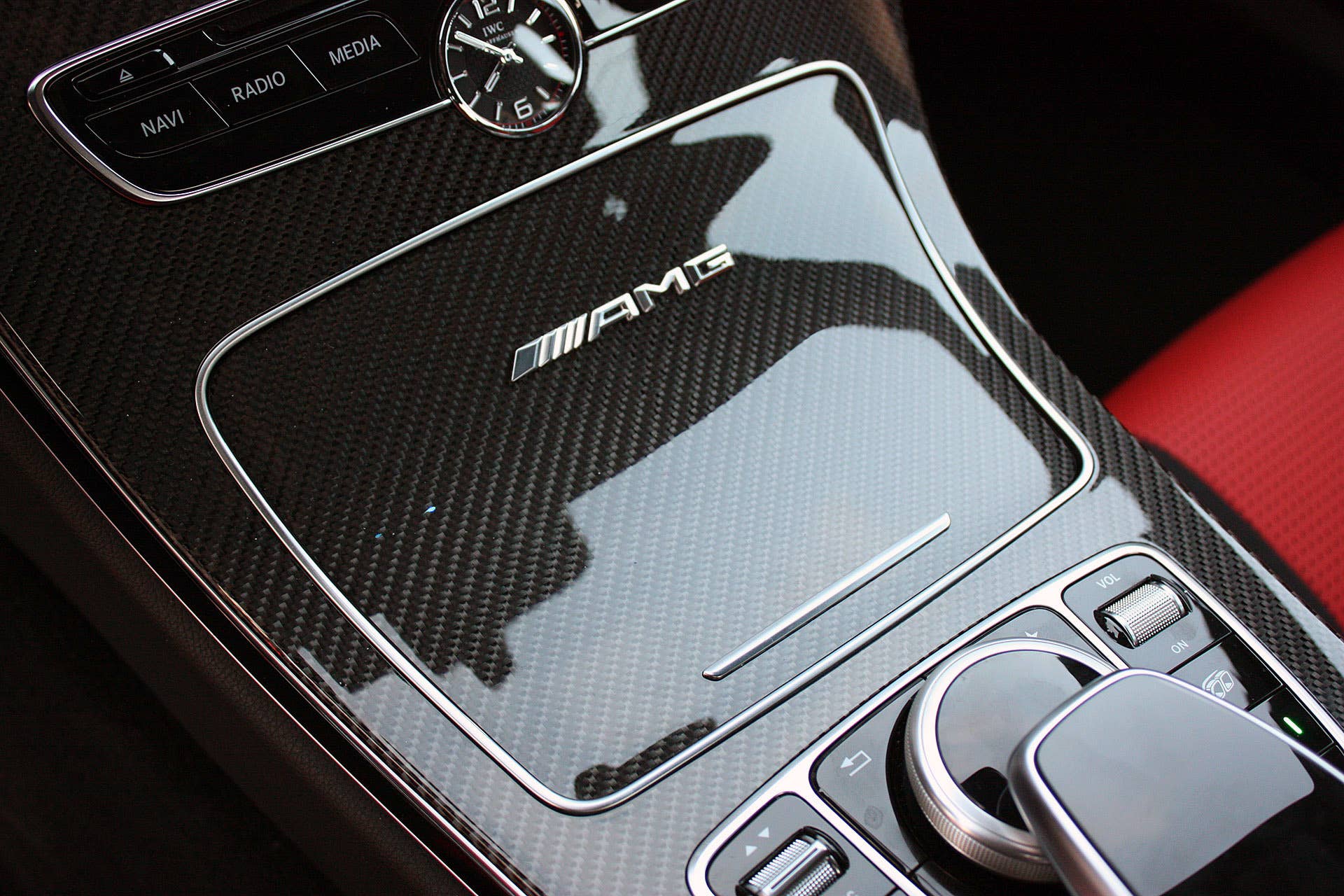2015 Mercedes-AMG C63 S center console