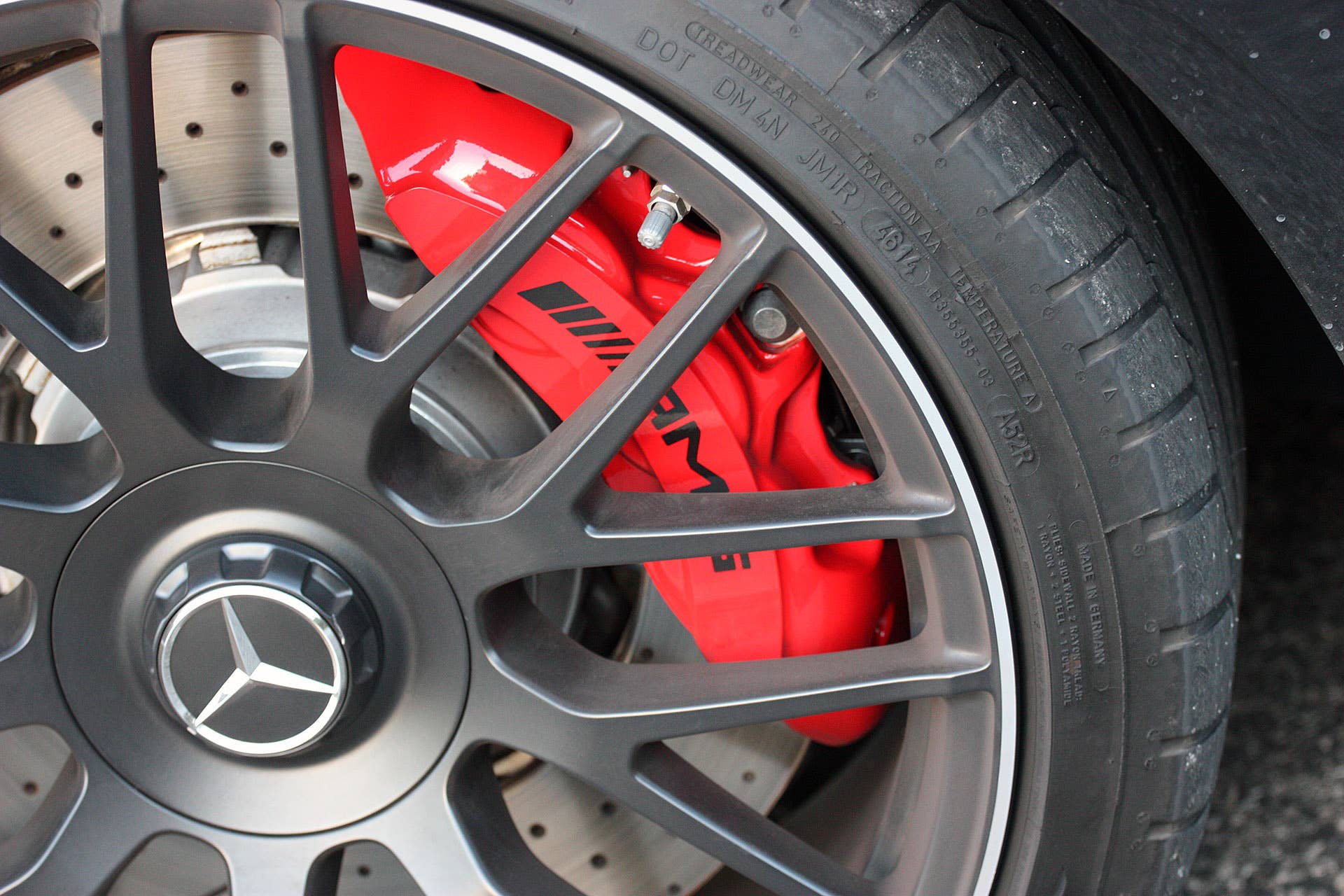 2015 Mercedes-AMG C63 S brakes