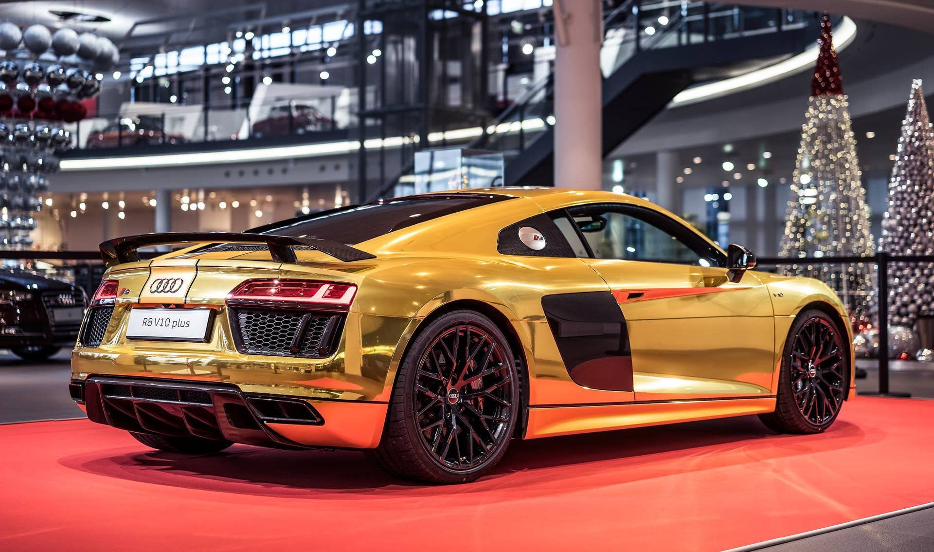 gold chrome Audi R8 V10 Plus rear 3/4