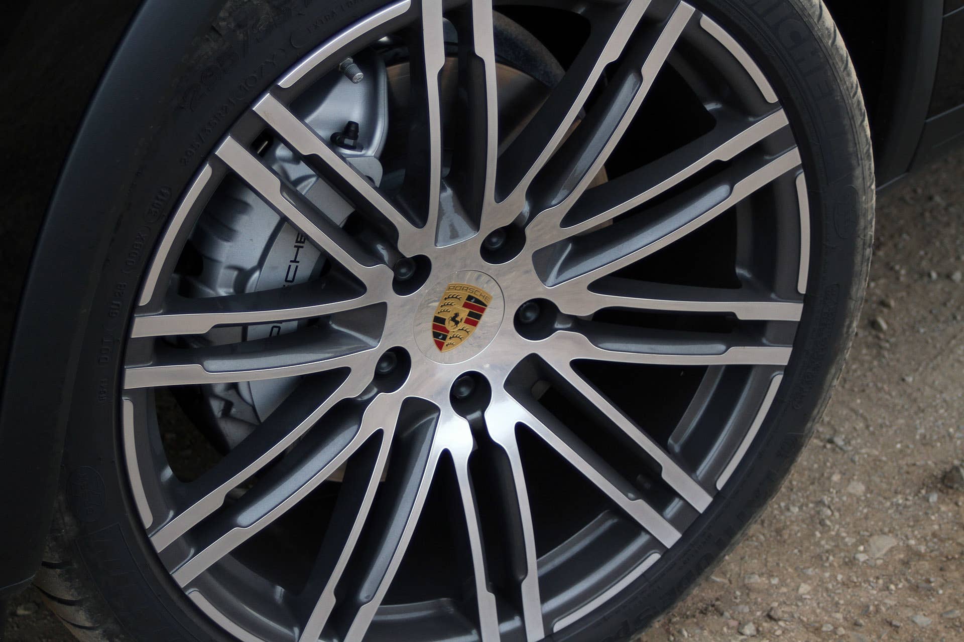 2015 Porsche Cayenne S wheel