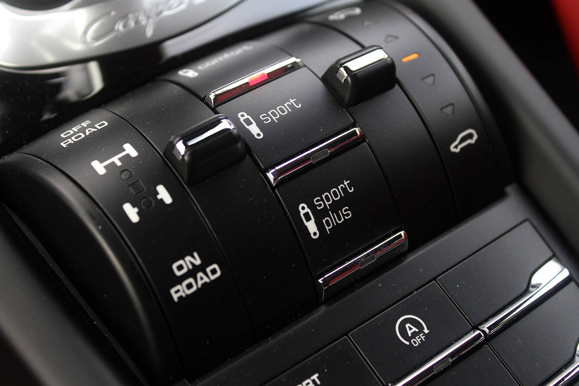 2015 Porsche Cayenne S drive mode controls