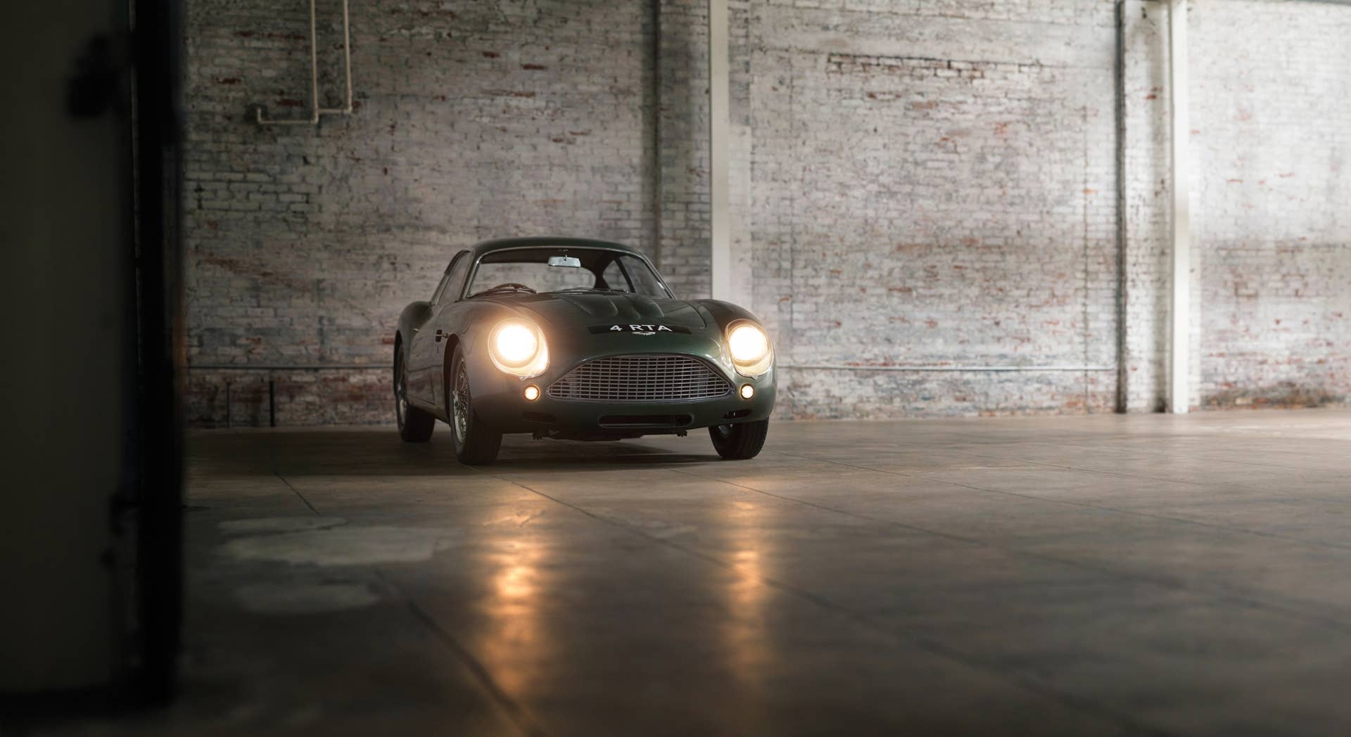 Aston Martin DB4 GT Zagato front 3/4