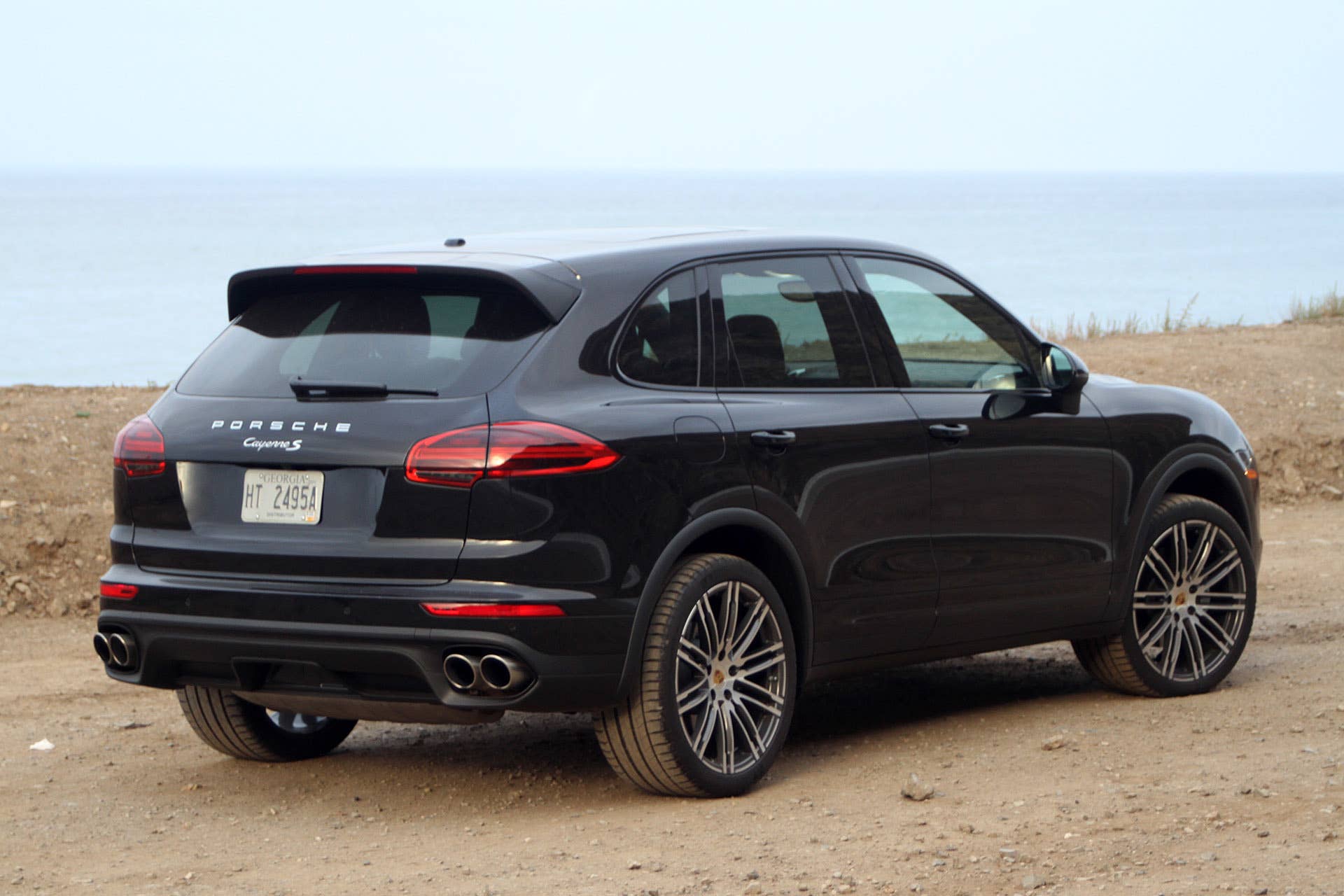 2015 Porsche Cayenne S rear 3/4 view