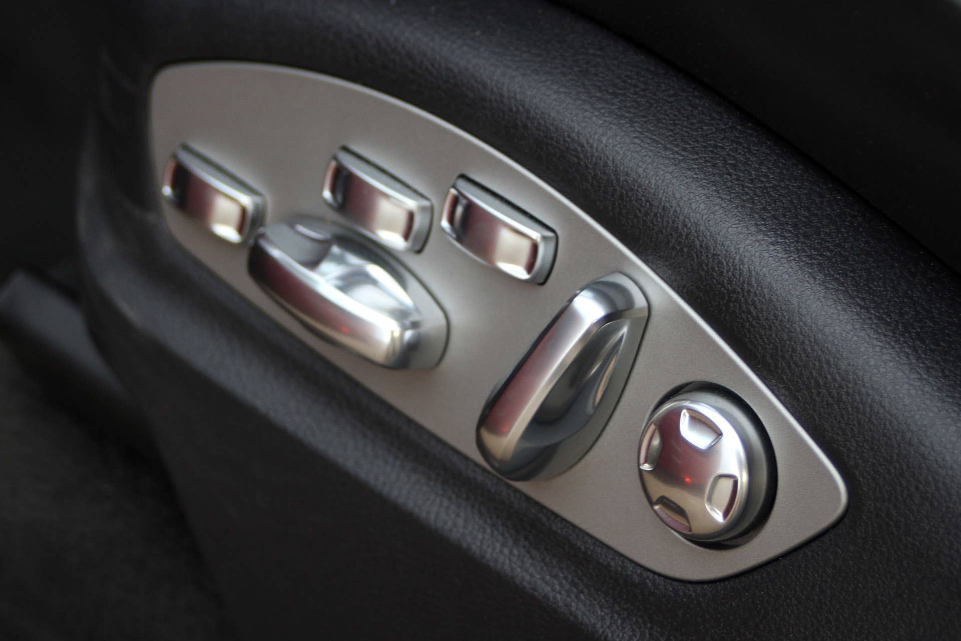 2015 Porsche Cayenne S seat controls