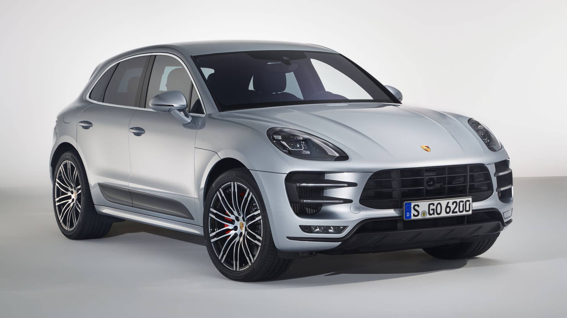 Porsche Macan Turbo with Performance Package Front End Exterior